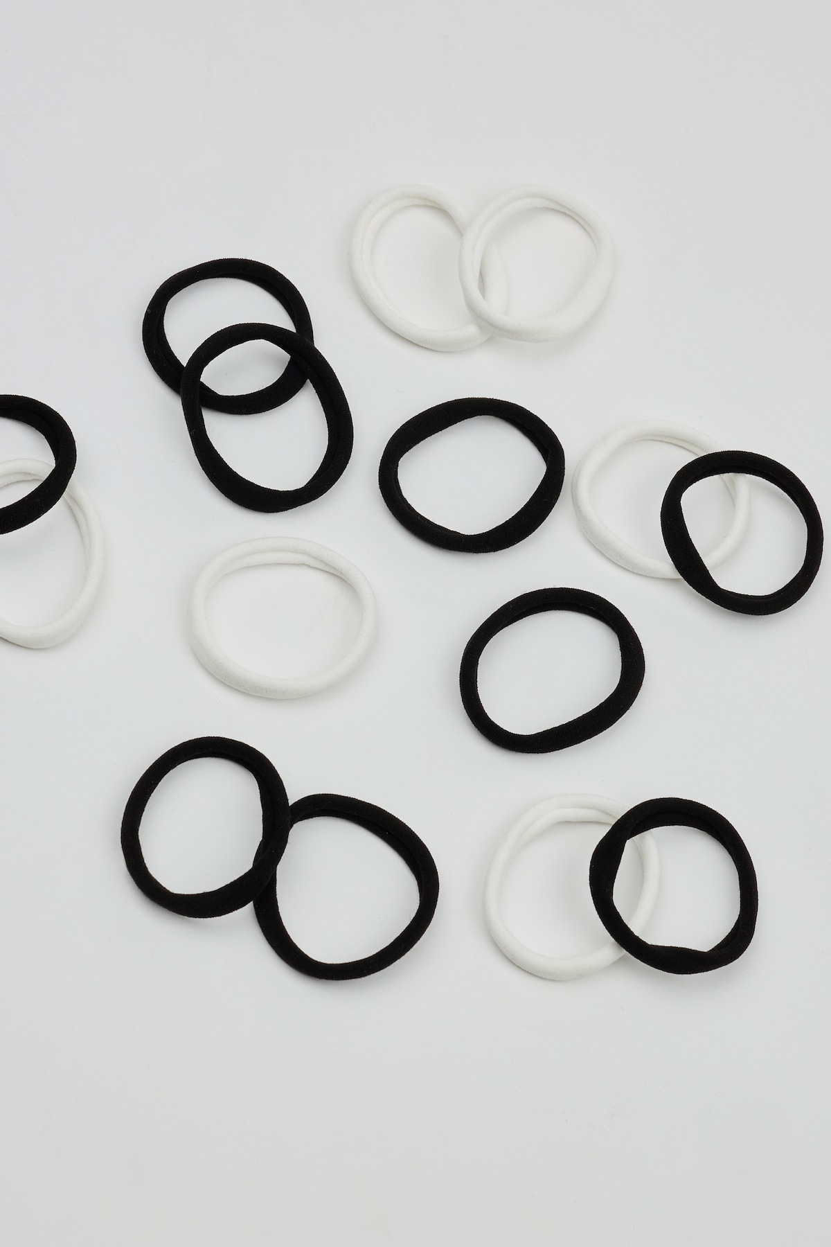 Pack of 18 Seamless Hair Elastics - Image 2