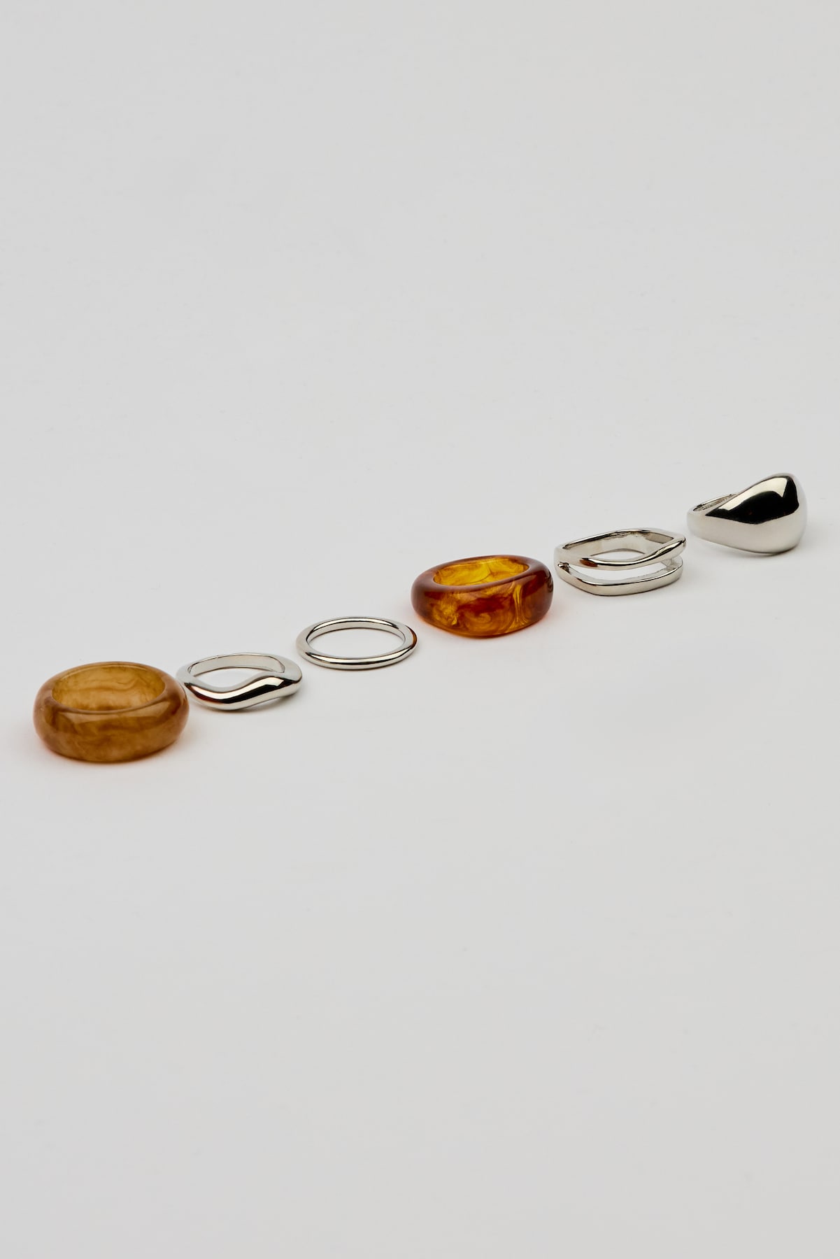 Set of 6 Resin & Dome Rings - Image 3