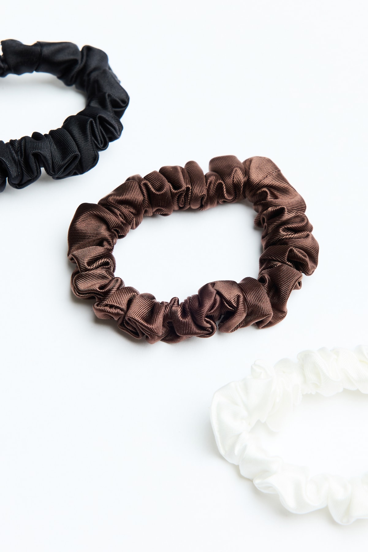Set of 3 Mini Scrunchies - Image 3